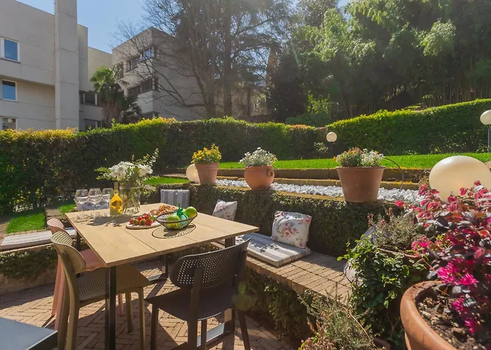Vico Garden-203 By Rent Como