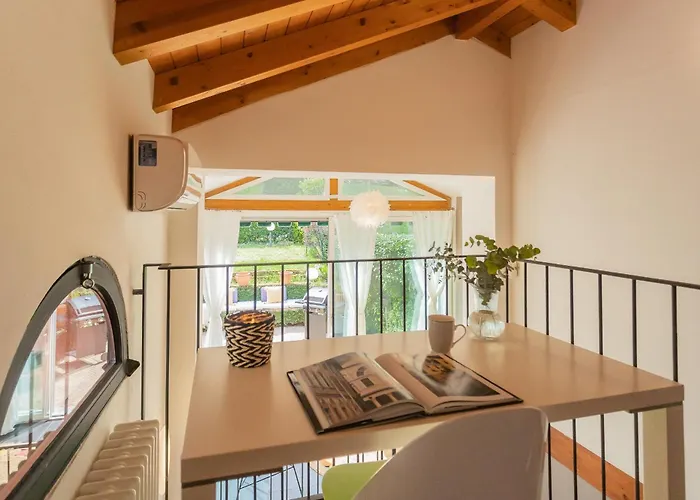 Apartment Vico Garden-203 By Rent Como