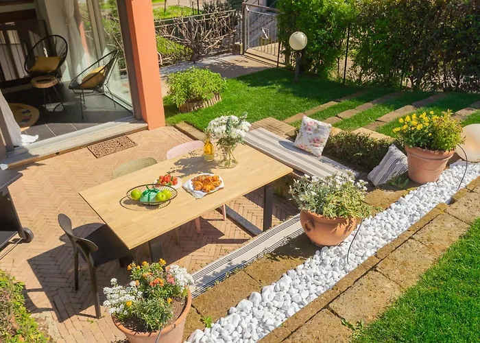 Vico Garden-203 By Rent Como