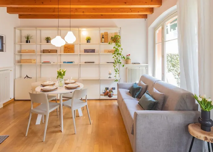 Vico Garden-203 By Rent Como